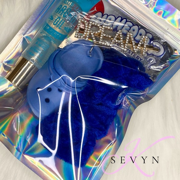 Crocs - Picture 2 of 6